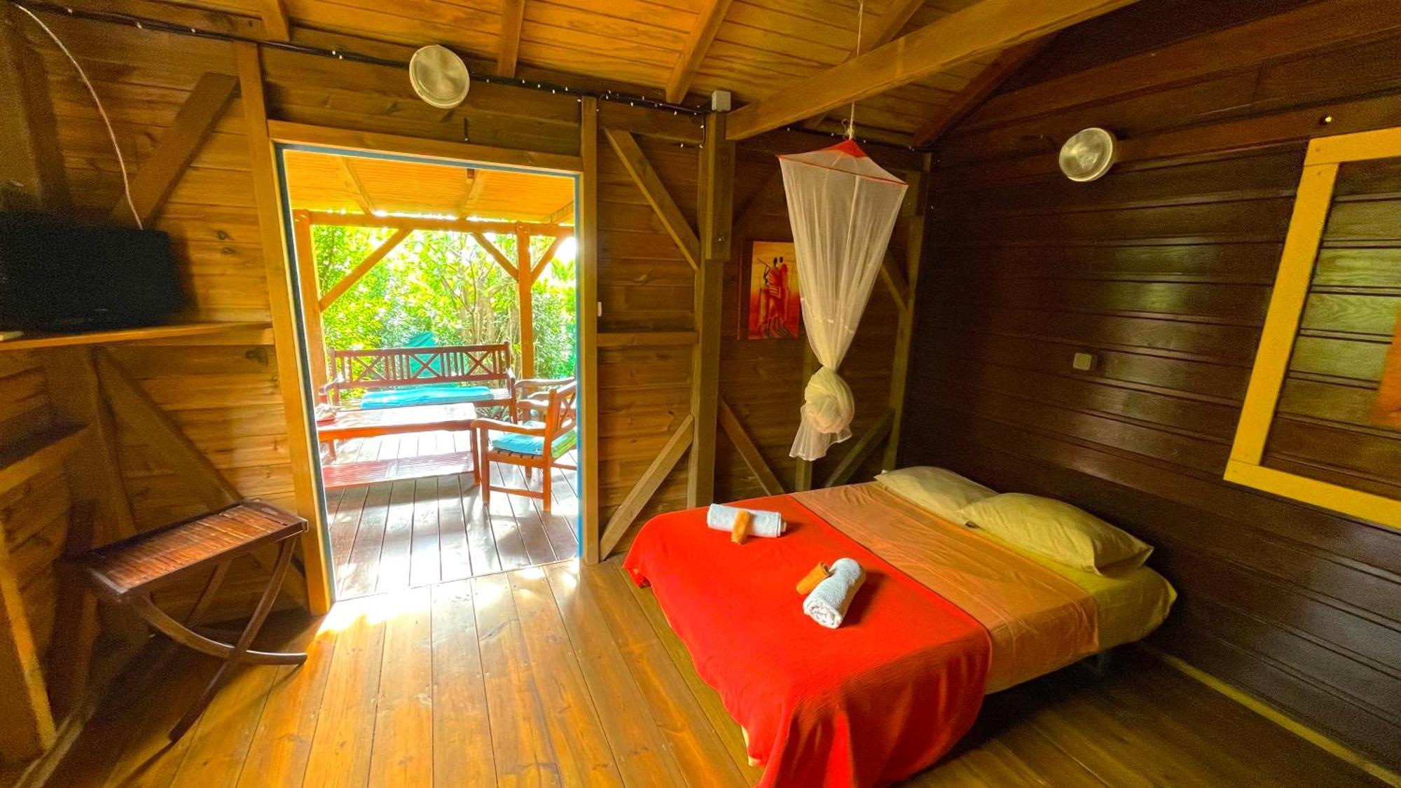 Gites Les Calebassiers Deshaies Phòng bức ảnh