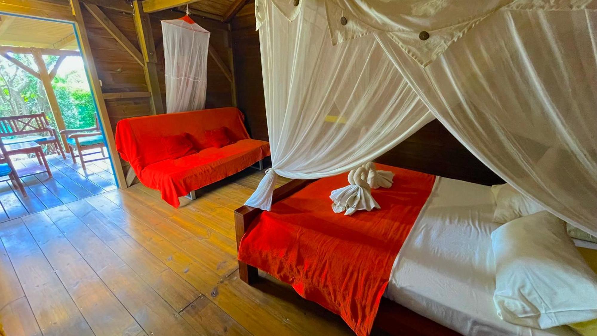 Gites Les Calebassiers Deshaies Phòng bức ảnh